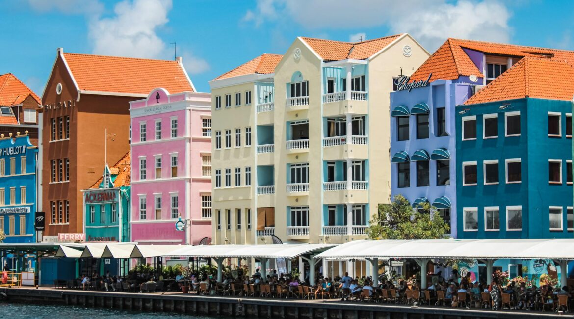 Talkshowzomer op Curaçao: Vandaag Inside & De Oranjezomer Live vanaf het Eiland!